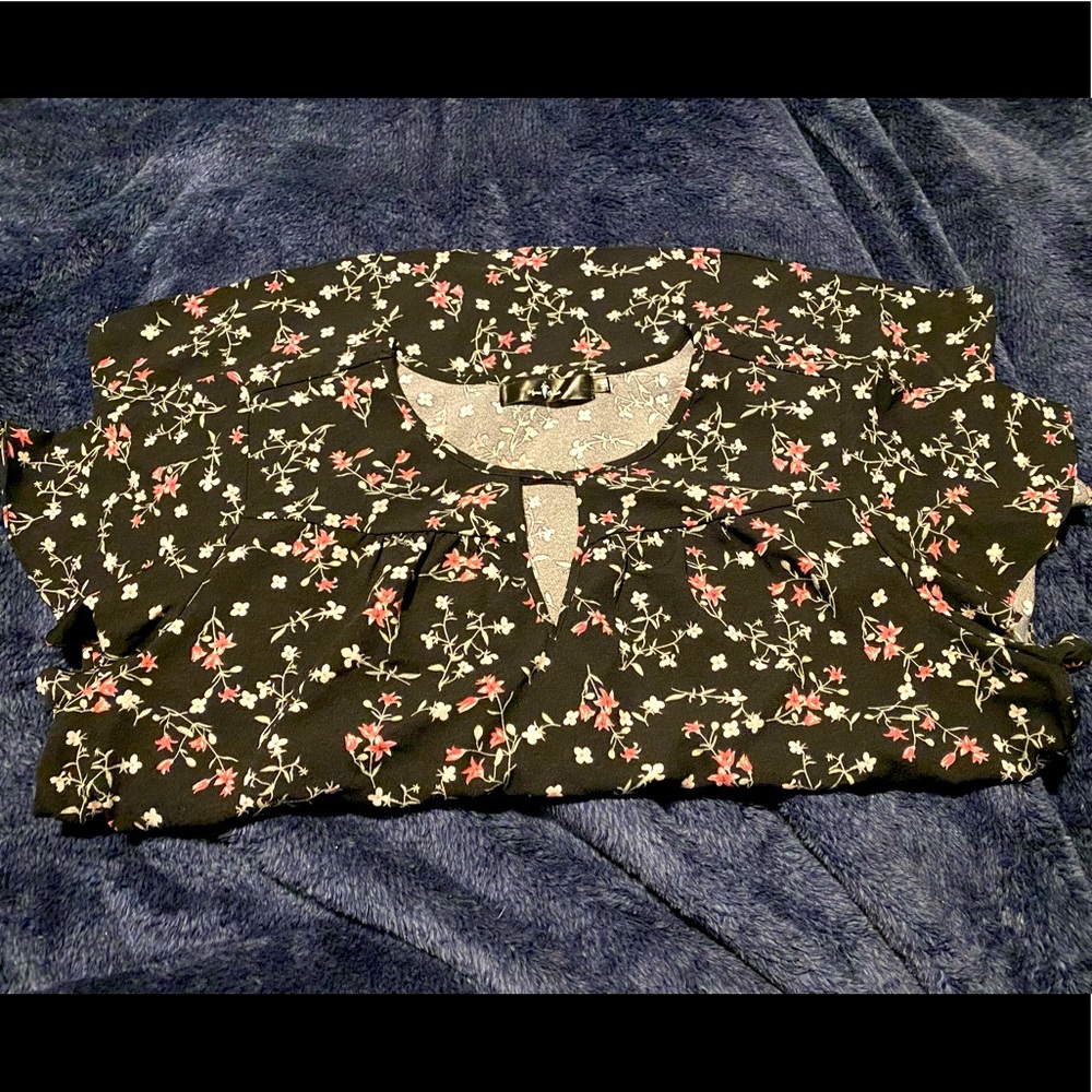 Cute top. Brand: Agnes Orinda. Size 1X